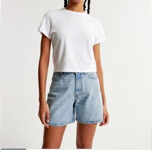 Abercrombie & Fitch Curve Love High Rise The Loose Shorts Light Wash